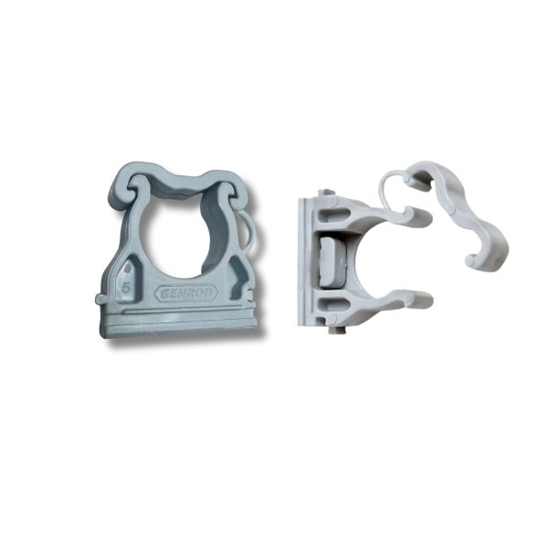 Grampa abierta 32mm pvc  [UM 1u | 500]